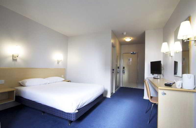 Travelodge Birmingham Central Экстерьер фото
